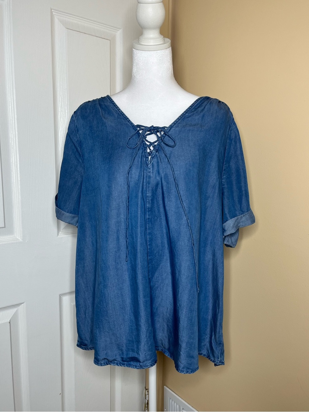 Lucky Brand Short Sleeve Lace-Up Chambray Denim Blue V-Neck Tunic Size Large